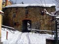 Un portico presente nell’antico borgo di Monmartino