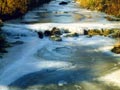 Il Rio della Viazza colorato dal gelo